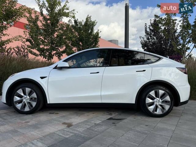 Белый Тесла Model Y, объемом двигателя 0 л и пробегом 35 тыс. км за 34500 $, фото 26 на Automoto.ua