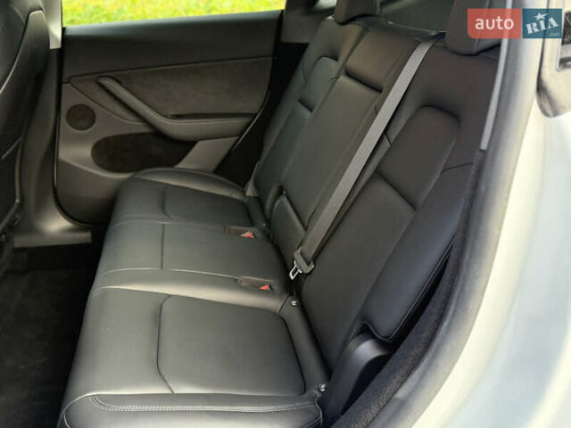 Белый Тесла Model Y, объемом двигателя 0 л и пробегом 25 тыс. км за 32500 $, фото 24 на Automoto.ua