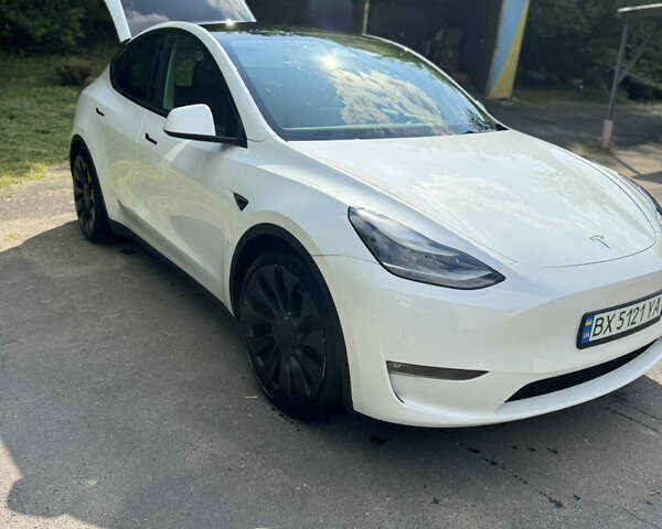 Белый Тесла Model Y, объемом двигателя 0 л и пробегом 48 тыс. км за 27800 $, фото 2 на Automoto.ua