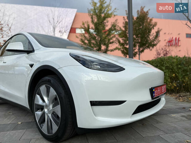 Белый Тесла Model Y, объемом двигателя 0 л и пробегом 25 тыс. км за 32500 $, фото 8 на Automoto.ua