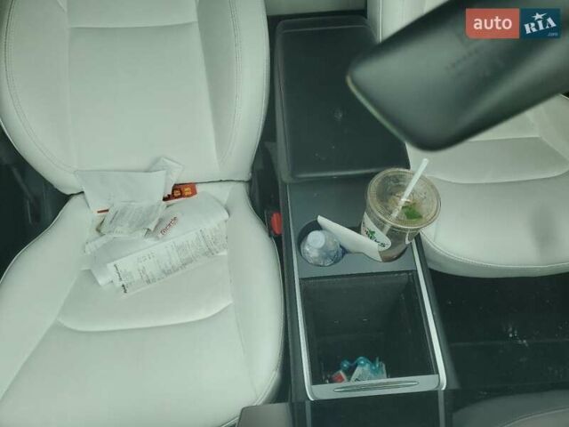 Белый Тесла Model Y, объемом двигателя 0 л и пробегом 1 тыс. км за 23000 $, фото 9 на Automoto.ua