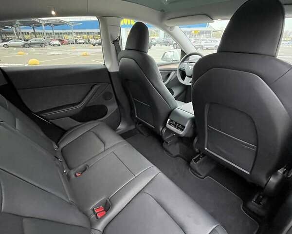 Белый Тесла Model Y, объемом двигателя 0 л и пробегом 39 тыс. км за 36900 $, фото 11 на Automoto.ua