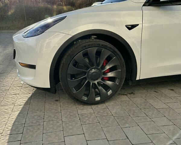 Белый Тесла Model Y, объемом двигателя 0 л и пробегом 73 тыс. км за 23999 $, фото 7 на Automoto.ua