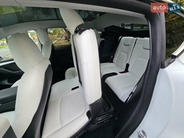 Тесла Model Y 2023 в Тернополе на Automoto.ua Белый Тесла Model Y, объемом двигателя 0 л и пробегом 36 тыс. км за 28000 $, фото 10 на Automoto.ua