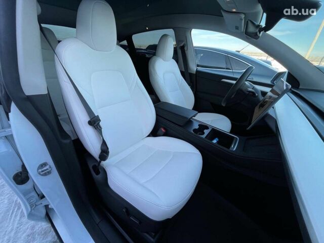 Белый Тесла Model Y, объемом двигателя 0 л и пробегом 13 тыс. км за 33190 $, фото 28 на Automoto.ua