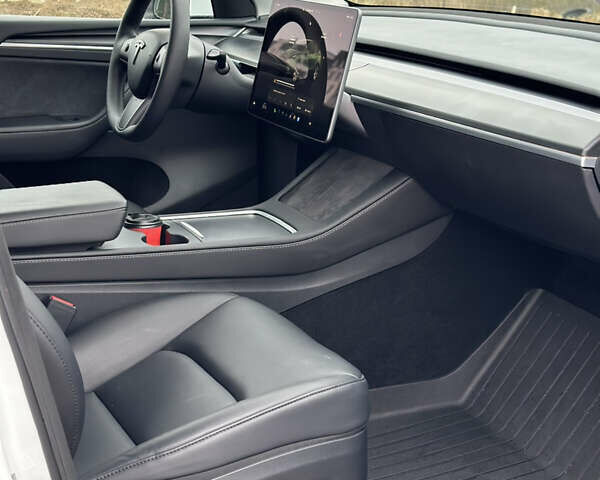 Білий Тесла Model Y, об'ємом двигуна 0 л та пробігом 76 тис. км за 29000 $, фото 17 на Automoto.ua