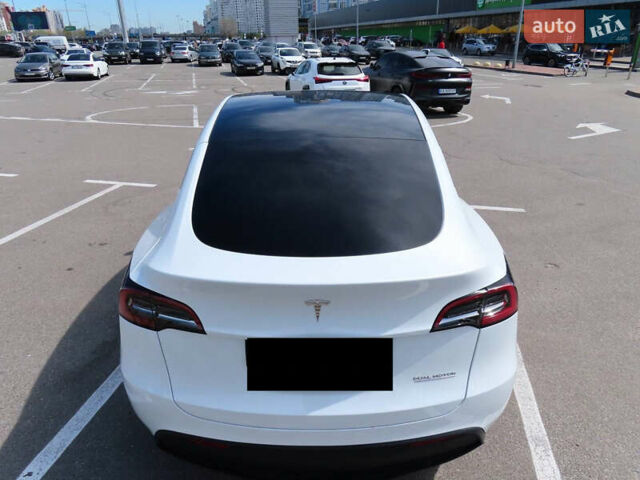 Белый Тесла Model Y, объемом двигателя 0 л и пробегом 41 тыс. км за 27000 $, фото 4 на Automoto.ua