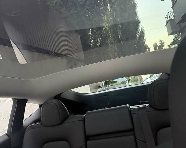 Белый Тесла Model Y, объемом двигателя 0 л и пробегом 33 тыс. км за 32000 $, фото 24 на Automoto.ua