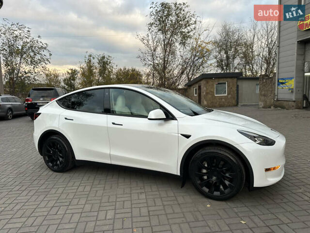 Белый Тесла Model Y, объемом двигателя 0 л и пробегом 35 тыс. км за 29500 $, фото 2 на Automoto.ua