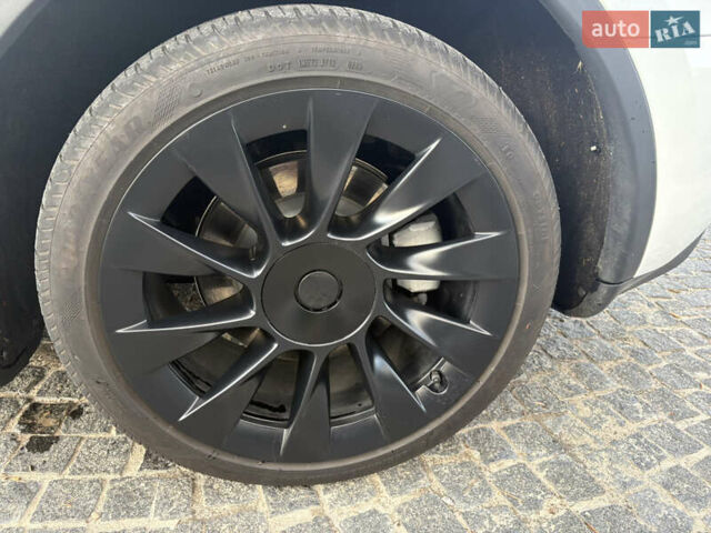 Белый Тесла Model Y, объемом двигателя 0 л и пробегом 38 тыс. км за 28400 $, фото 11 на Automoto.ua
