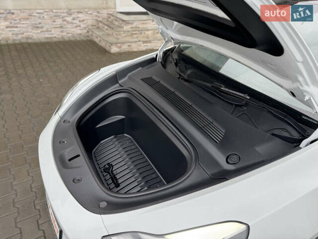 Білий Тесла Model Y, об'ємом двигуна 0 л та пробігом 37 тис. км за 25500 $, фото 40 на Automoto.ua
