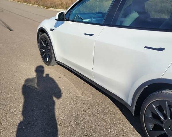 Белый Тесла Model Y, объемом двигателя 0 л и пробегом 4 тыс. км за 27400 $, фото 13 на Automoto.ua
