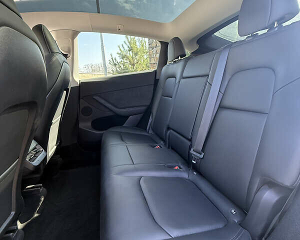 Белый Тесла Model Y, объемом двигателя 0 л и пробегом 32 тыс. км за 28200 $, фото 9 на Automoto.ua