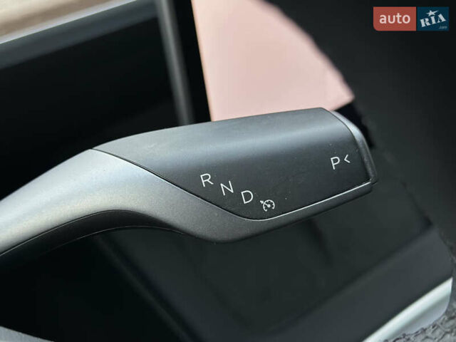 Білий Тесла Model Y, об'ємом двигуна 0 л та пробігом 47 тис. км за 26500 $, фото 42 на Automoto.ua