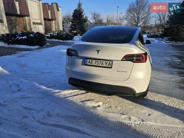 Белый Тесла Model Y, объемом двигателя 0 л и пробегом 22 тыс. км за 30000 $, фото 4 на Automoto.ua