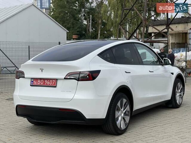 Білий Тесла Model Y, об'ємом двигуна 0 л та пробігом 25 тис. км за 28500 $, фото 10 на Automoto.ua