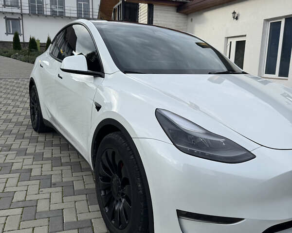 Тесла Model Y 2023 в Львове на Automoto.ua Белый Тесла Model Y, объемом двигателя 0 л и пробегом 27 тыс. км за 31500 $, фото 1 на Automoto.ua