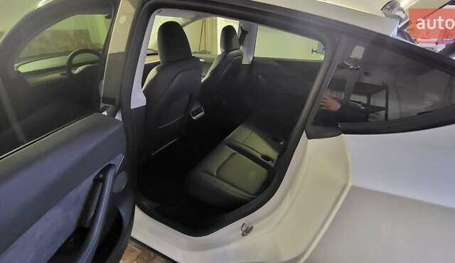 Белый Тесла Model Y, объемом двигателя 0 л и пробегом 56 тыс. км за 26500 $, фото 16 на Automoto.ua