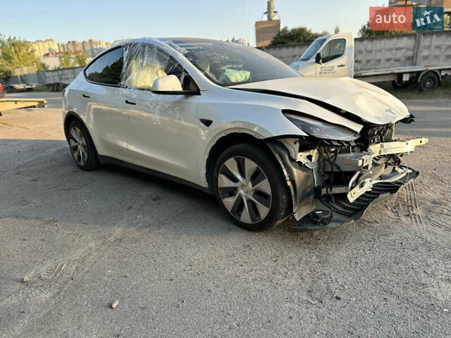Белый Тесла Model Y, объемом двигателя 0 л и пробегом 96 тыс. км за 18290 $, фото 3 на Automoto.ua