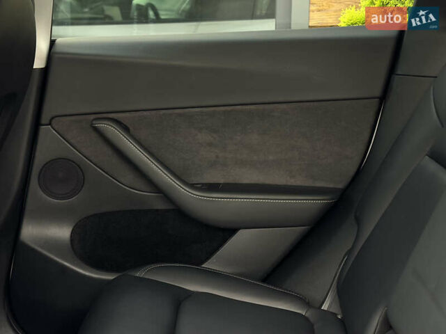 Білий Тесла Model Y, об'ємом двигуна 0 л та пробігом 47 тис. км за 26500 $, фото 55 на Automoto.ua