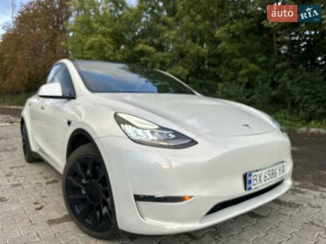 Белый Тесла Model Y, объемом двигателя 0 л и пробегом 62 тыс. км за 24999 $, фото 5 на Automoto.ua