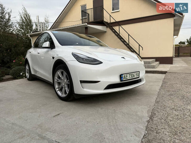Белый Тесла Model Y, объемом двигателя 0 л и пробегом 26 тыс. км за 29500 $, фото 4 на Automoto.ua