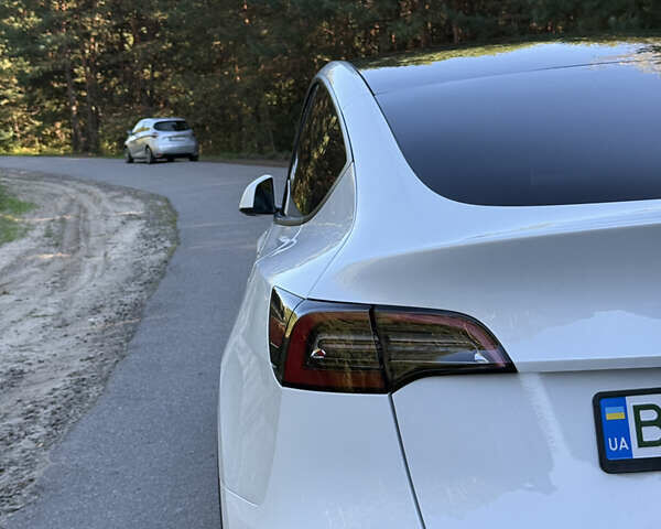 Білий Тесла Model Y, об'ємом двигуна 0 л та пробігом 30 тис. км за 32555 $, фото 7 на Automoto.ua