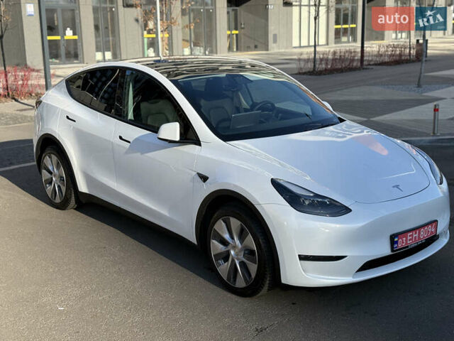 Белый Тесла Model Y, объемом двигателя 0 л и пробегом 35 тыс. км за 33777 $, фото 12 на Automoto.ua