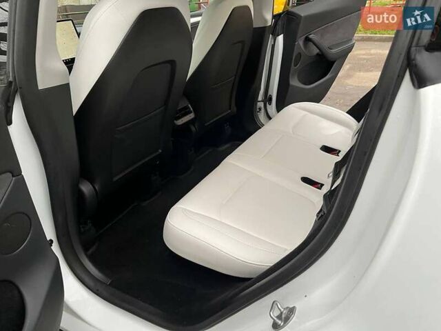 Белый Тесла Model Y, объемом двигателя 0 л и пробегом 39 тыс. км за 29500 $, фото 10 на Automoto.ua