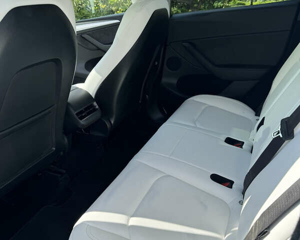 Білий Тесла Model Y, об'ємом двигуна 0 л та пробігом 33 тис. км за 32000 $, фото 12 на Automoto.ua