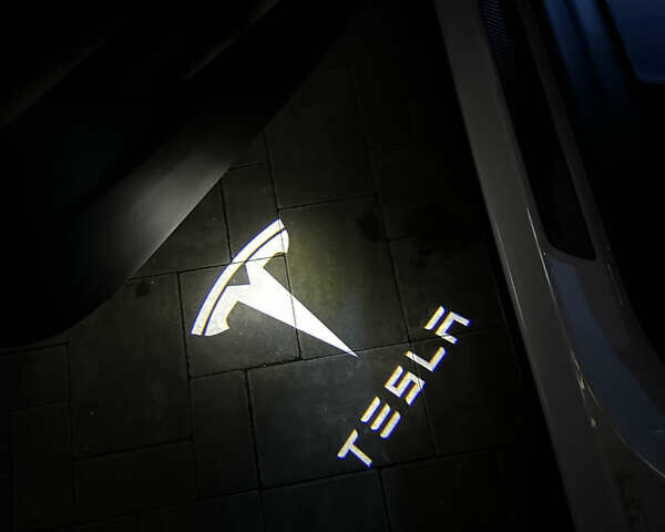 Белый Тесла Model Y, объемом двигателя 0 л и пробегом 24 тыс. км за 32000 $, фото 34 на Automoto.ua