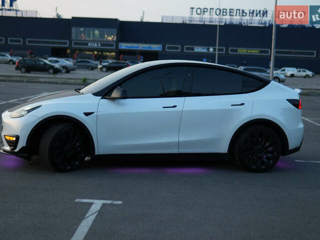 Білий Тесла Model Y, об'ємом двигуна 0 л та пробігом 48 тис. км за 34300 $, фото 4 на Automoto.ua
