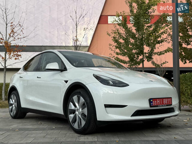 Белый Тесла Model Y, объемом двигателя 0 л и пробегом 25 тыс. км за 32500 $, фото 1 на Automoto.ua