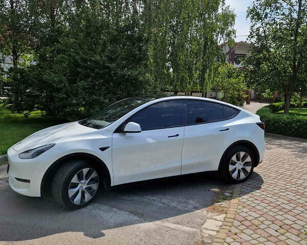 Белый Тесла Model Y, объемом двигателя 0 л и пробегом 3 тыс. км за 32000 $, фото 16 на Automoto.ua