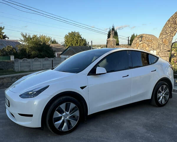 Білий Тесла Model Y, об'ємом двигуна 0 л та пробігом 81 тис. км за 31900 $, фото 2 на Automoto.ua