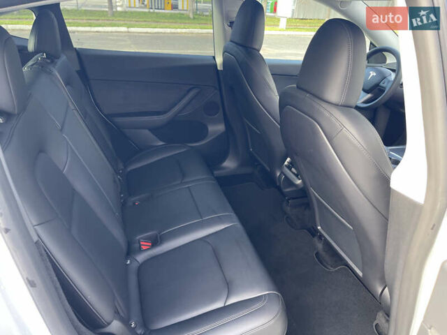 Белый Тесла Model Y, объемом двигателя 0 л и пробегом 43 тыс. км за 29500 $, фото 13 на Automoto.ua