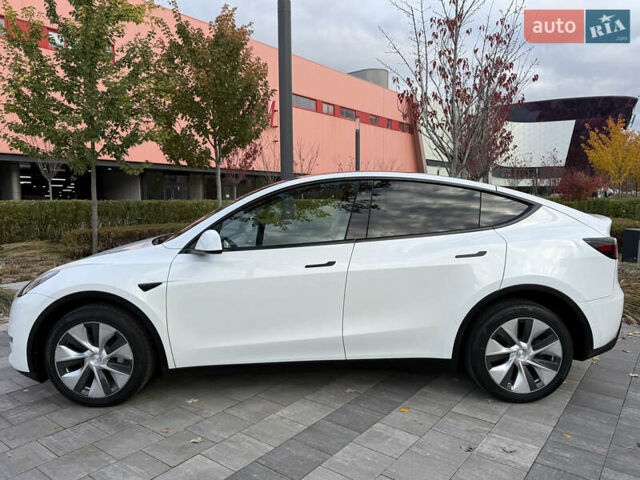 Белый Тесла Model Y, объемом двигателя 0 л и пробегом 25 тыс. км за 32500 $, фото 19 на Automoto.ua