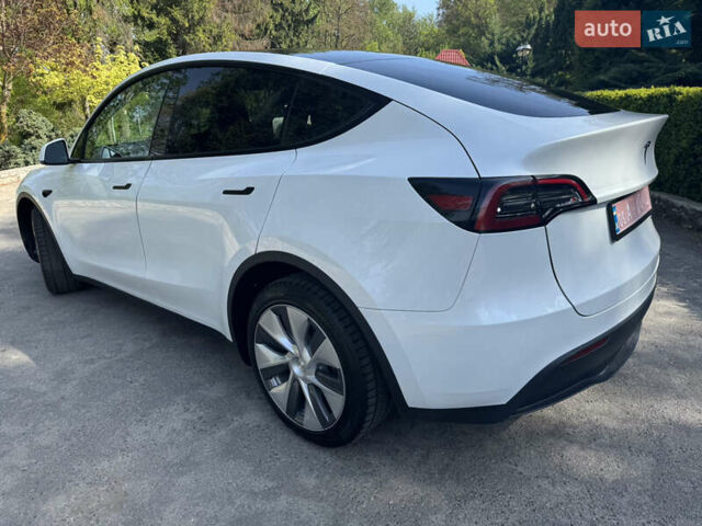 Белый Тесла Model Y, объемом двигателя 0 л и пробегом 24 тыс. км за 32500 $, фото 14 на Automoto.ua