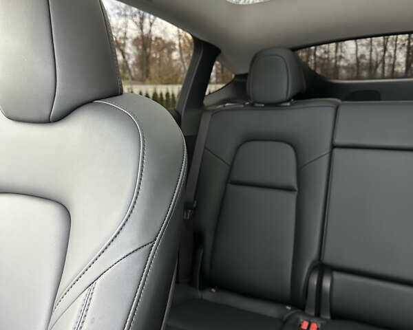 Белый Тесла Model Y, объемом двигателя 0 л и пробегом 24 тыс. км за 32000 $, фото 18 на Automoto.ua