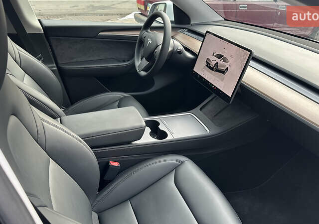 Белый Тесла Model Y, объемом двигателя 0 л и пробегом 20 тыс. км за 34900 $, фото 8 на Automoto.ua