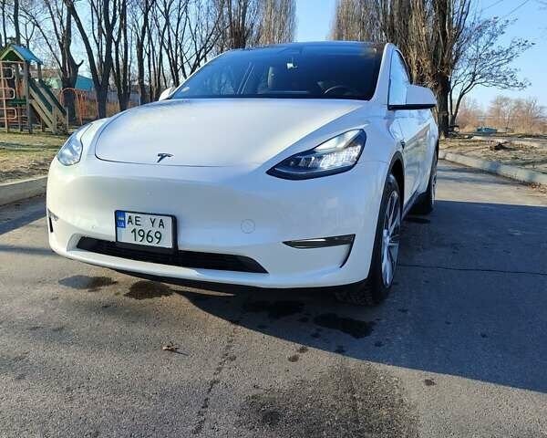 Белый Тесла Model Y, объемом двигателя 0 л и пробегом 100 тыс. км за 24444 $, фото 6 на Automoto.ua