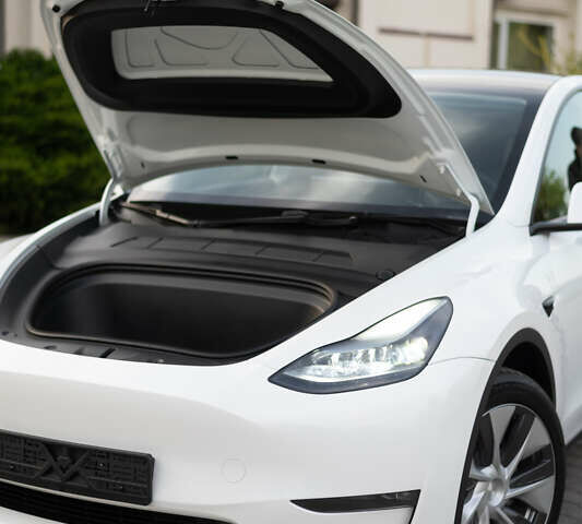 Белый Тесла Model Y, объемом двигателя 0 л и пробегом 4 тыс. км за 38500 $, фото 51 на Automoto.ua