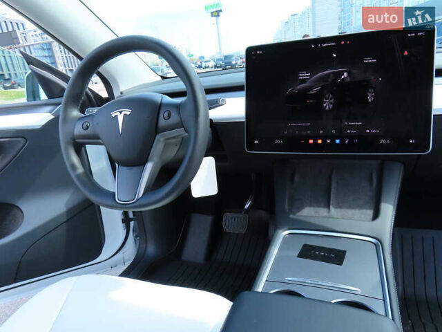 Белый Тесла Model Y, объемом двигателя 0 л и пробегом 41 тыс. км за 27000 $, фото 30 на Automoto.ua