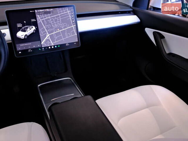 Белый Тесла Model Y, объемом двигателя 0 л и пробегом 52 тыс. км за 26900 $, фото 50 на Automoto.ua