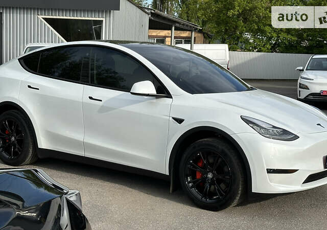 Белый Тесла Model Y, объемом двигателя 0 л и пробегом 22 тыс. км за 37900 $, фото 6 на Automoto.ua