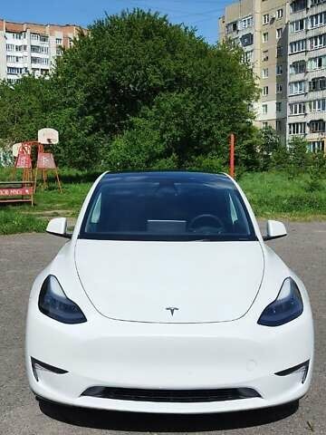 Белый Тесла Model Y, объемом двигателя 0 л и пробегом 1 тыс. км за 38000 $, фото 12 на Automoto.ua