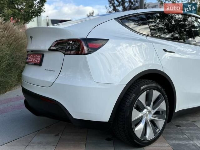 Белый Тесла Model Y, объемом двигателя 0 л и пробегом 35 тыс. км за 34500 $, фото 15 на Automoto.ua