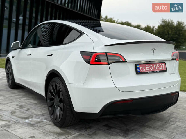 Белый Тесла Model Y, объемом двигателя 0 л и пробегом 45 тыс. км за 35500 $, фото 20 на Automoto.ua