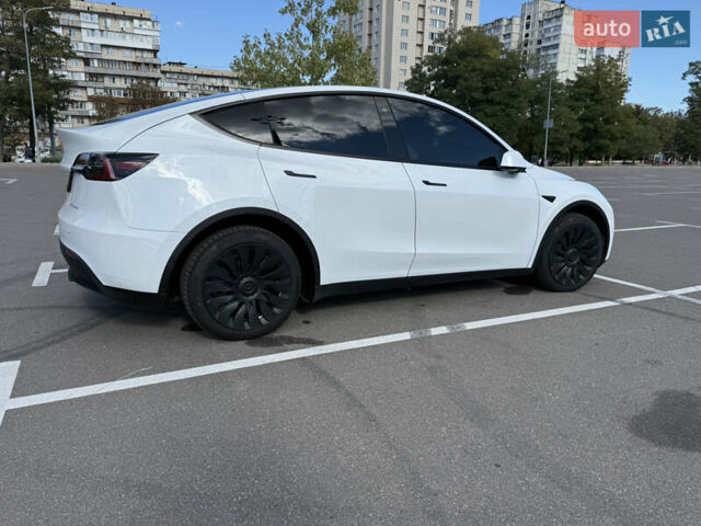 Тесла Model Y 2023 в Киеве на Automoto.ua Белый Тесла Model Y, объемом двигателя 0 л и пробегом 70 тыс. км за 31000 $, фото 5 на Automoto.ua