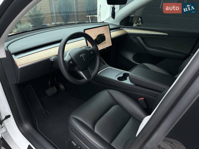 Білий Тесла Model Y, об'ємом двигуна 0 л та пробігом 20 тис. км за 29999 $, фото 7 на Automoto.ua